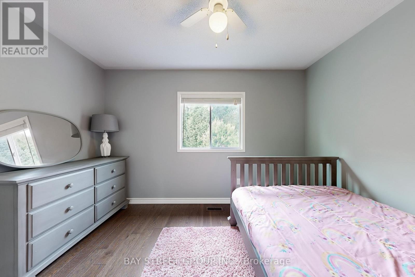 Photo 40 of 16 Bates Court, Barrie ON