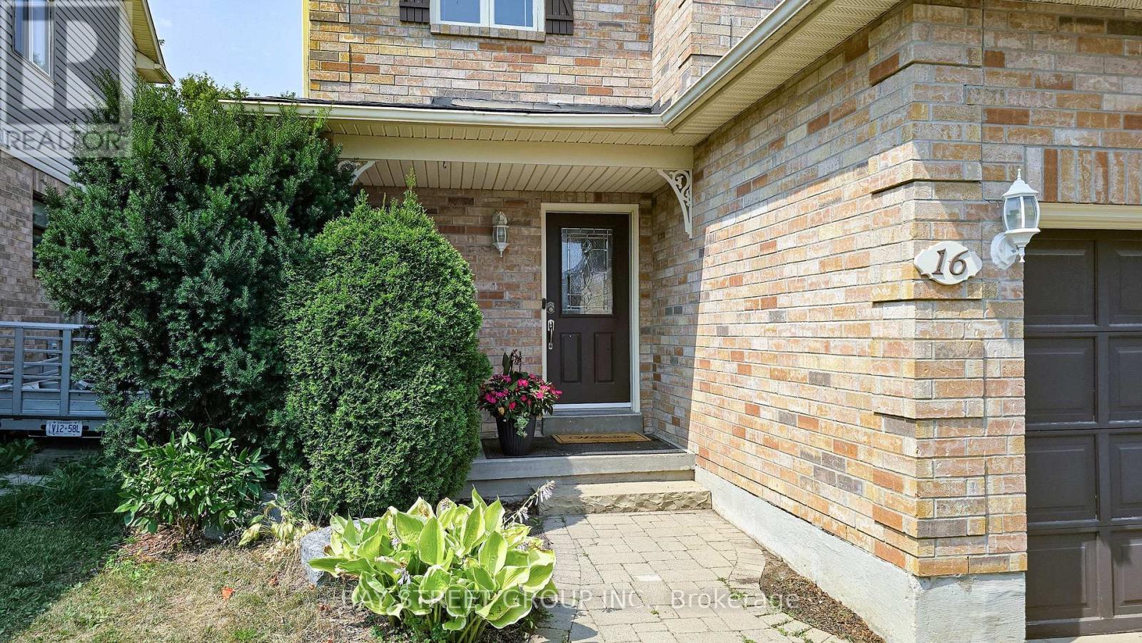 Photo 15 of 16 Bates Court, Barrie ON