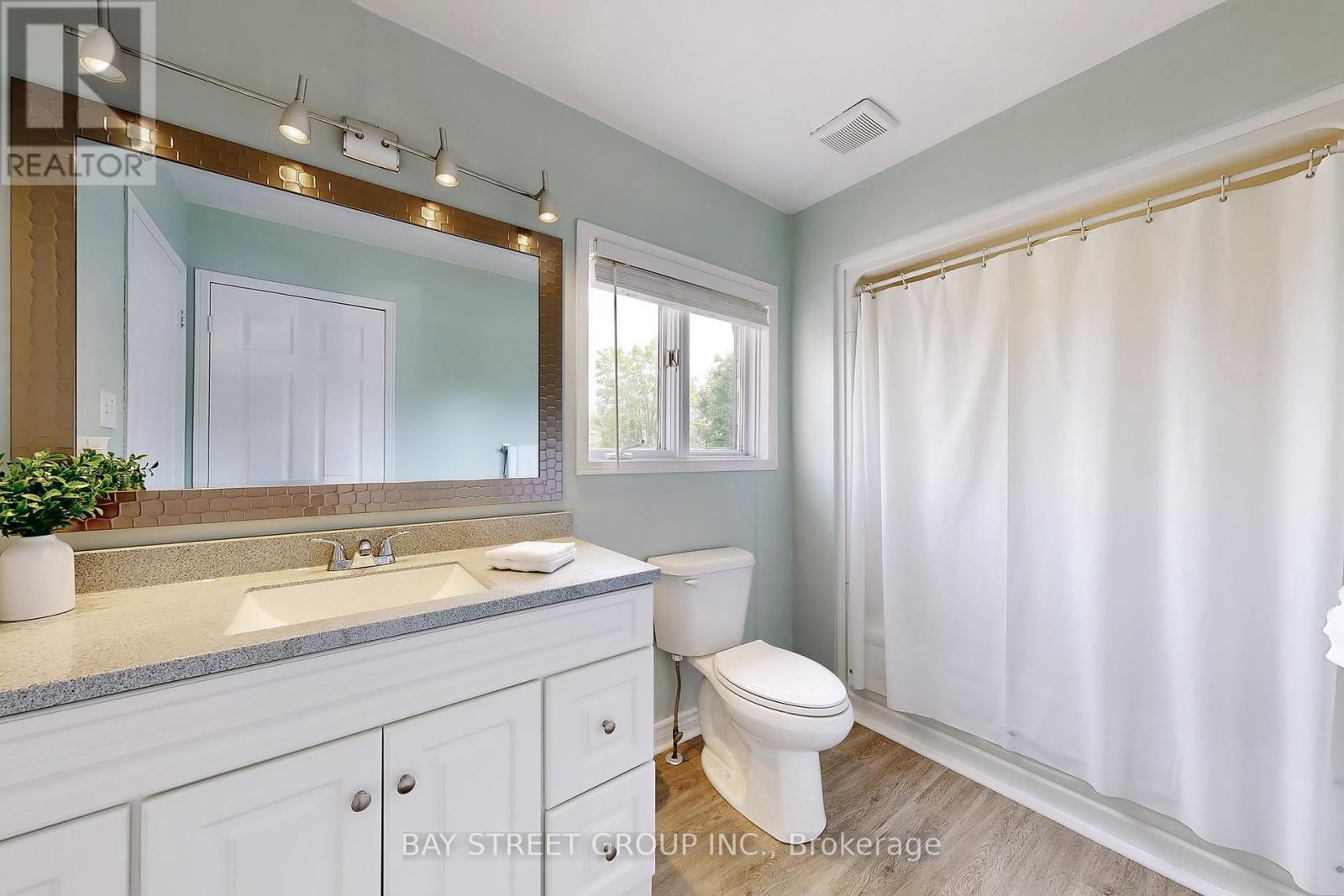 Photo 28 of 16 Bates Court, Barrie ON