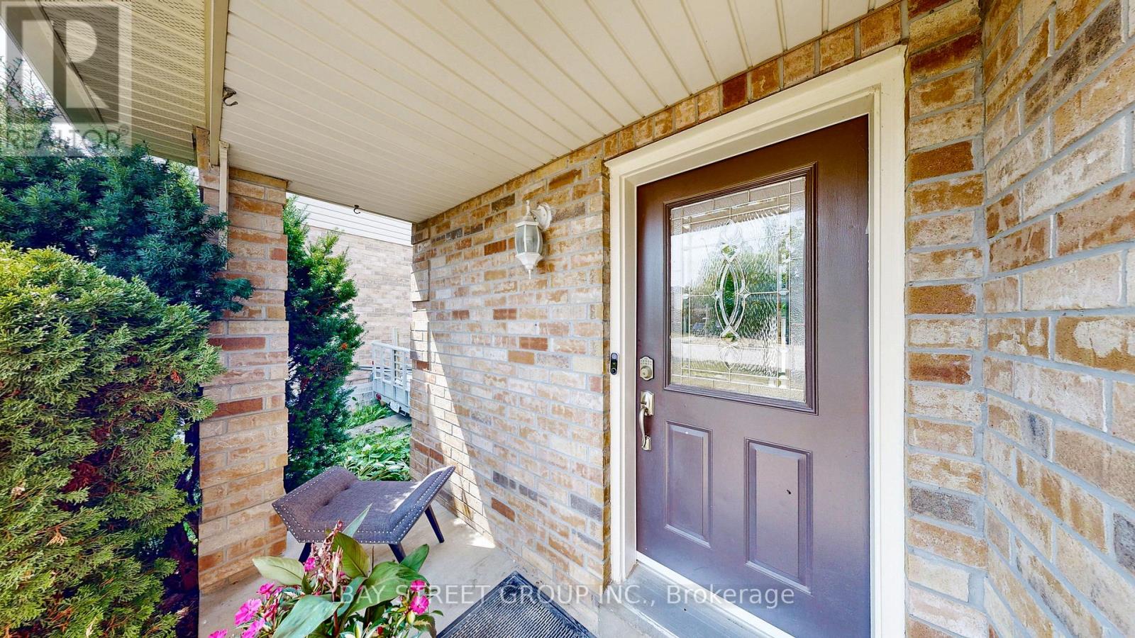 Photo 31 of 16 Bates Court, Barrie ON