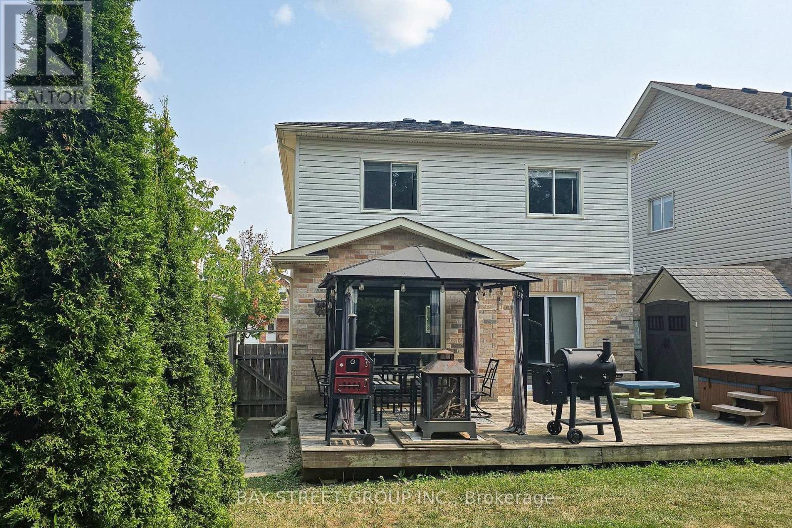 Photo 3 of 16 Bates Court, Barrie ON