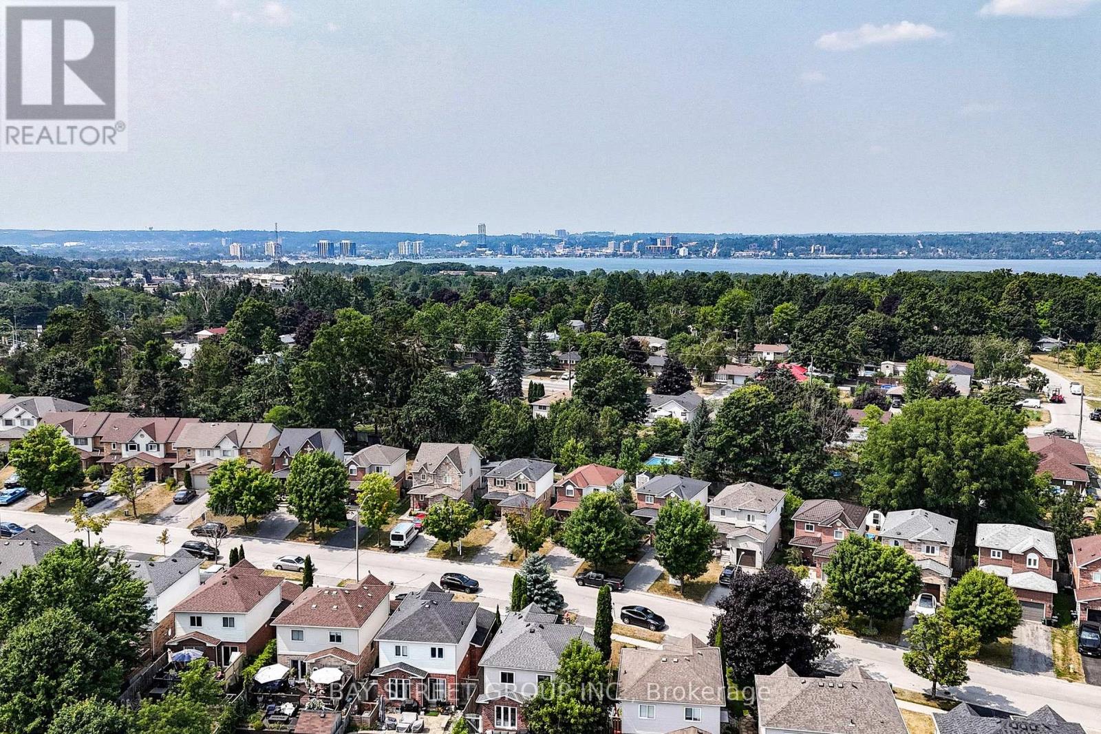 Photo 11 of 16 Bates Court, Barrie ON