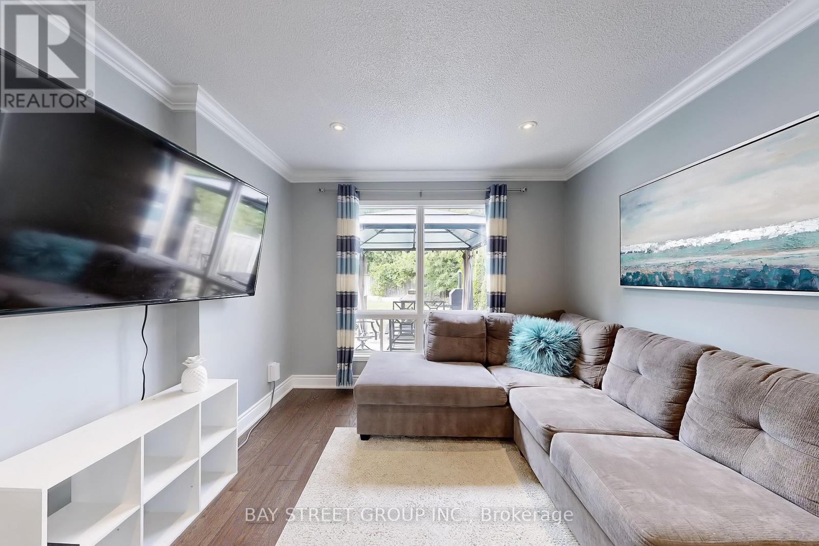 Photo 34 of 16 Bates Court, Barrie ON