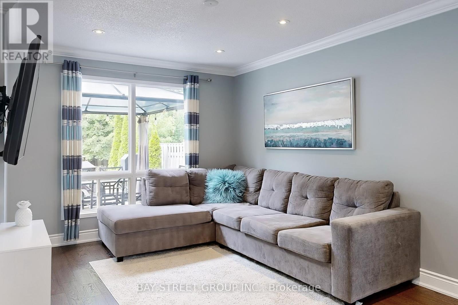 Photo 25 of 16 Bates Court, Barrie ON
