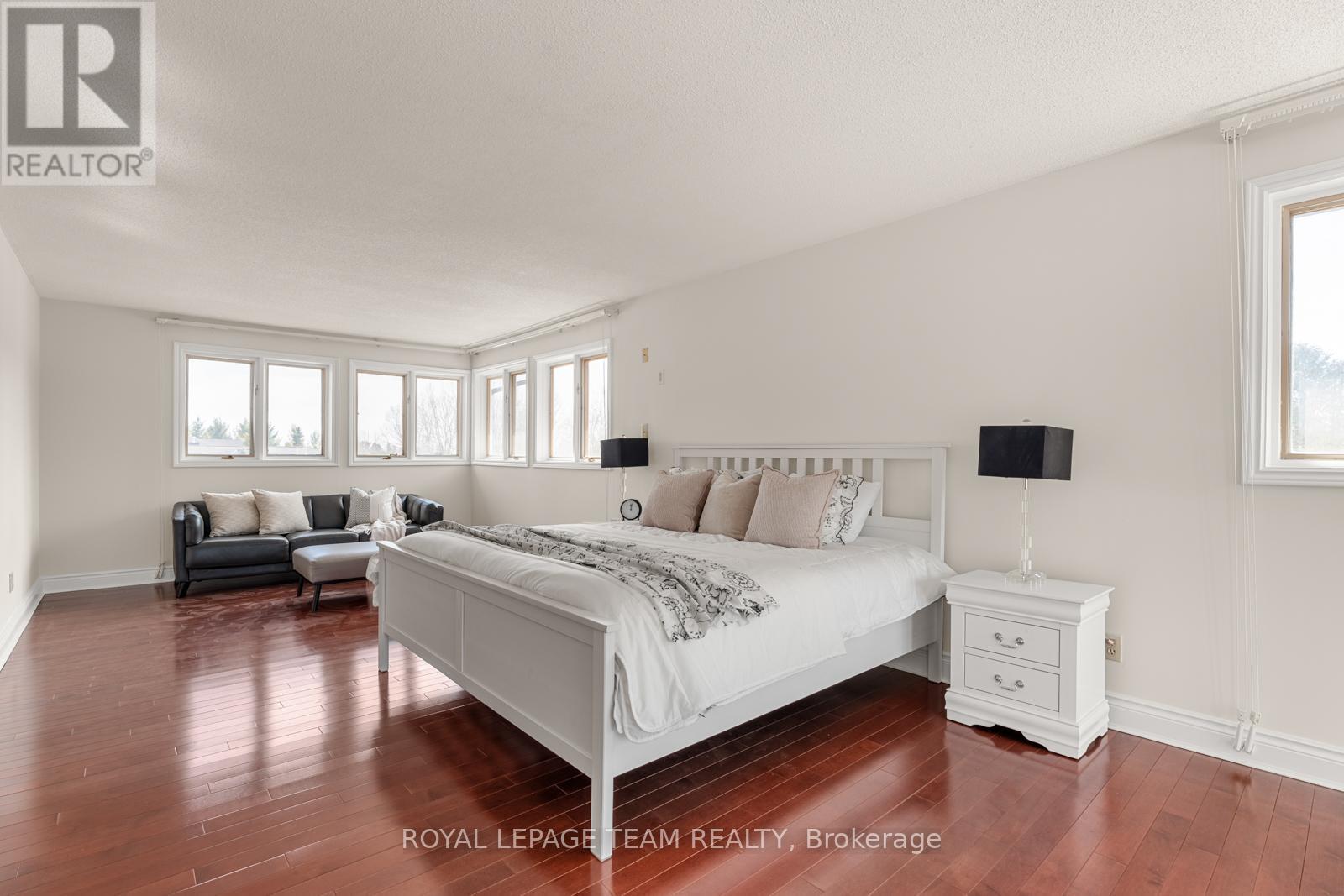 Photo 20 of 48 Cedarhill Drive, Ottawa ON