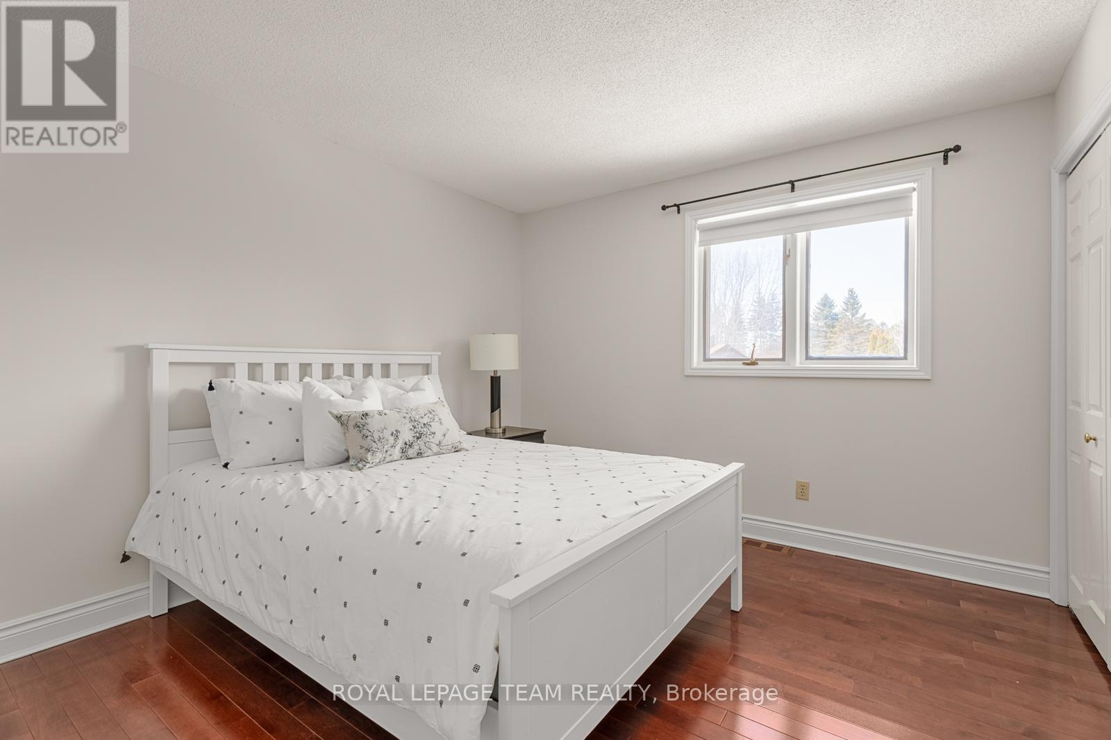 Photo 27 of 48 Cedarhill Drive, Ottawa ON