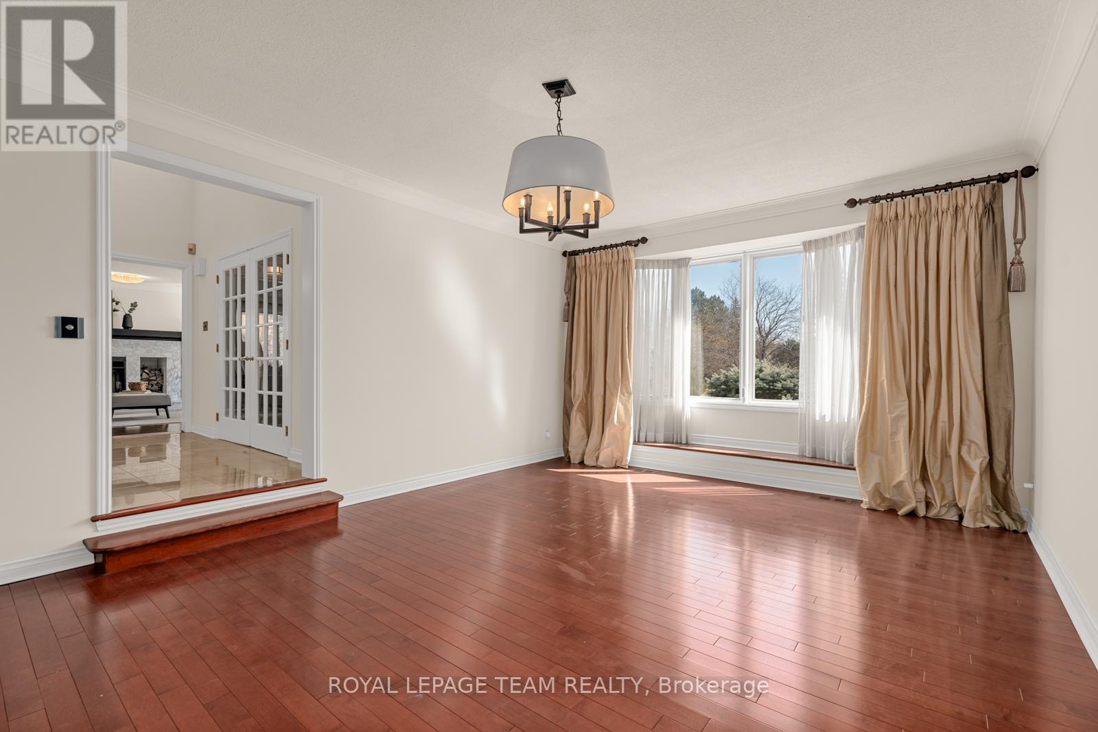 Photo 9 of 48 Cedarhill Drive, Ottawa ON