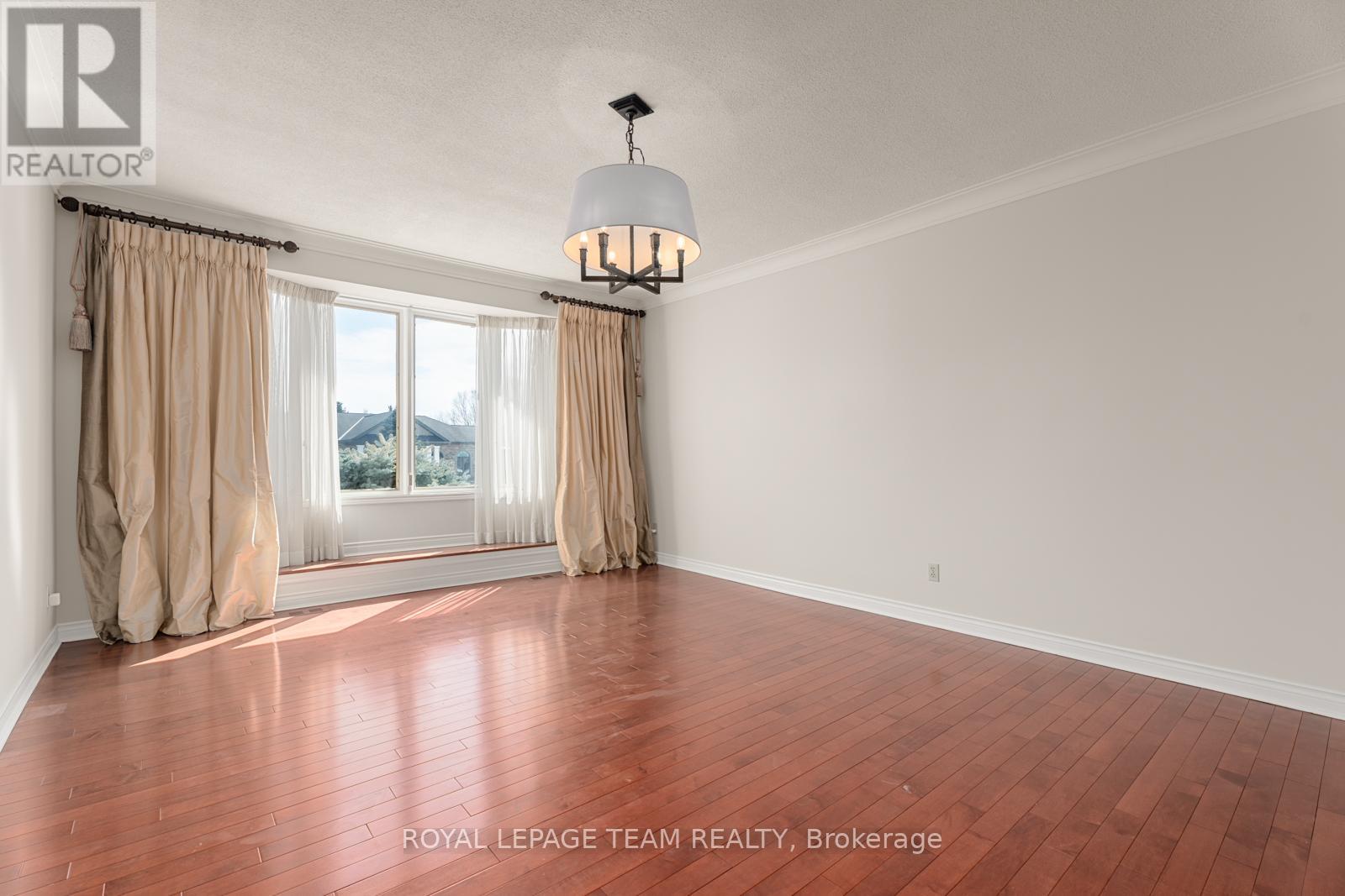 Photo 6 of 48 Cedarhill Drive, Ottawa ON
