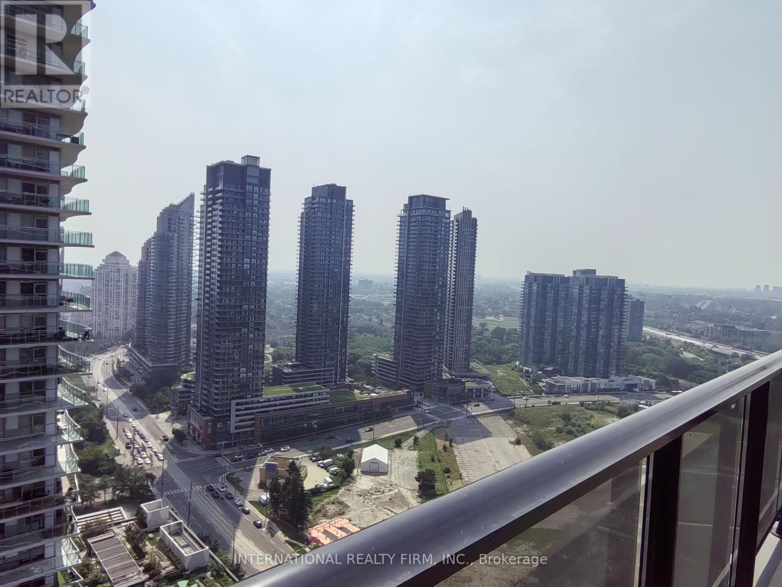 Photo 10 of 3007 70 Annie Craig Drive, Toronto ON