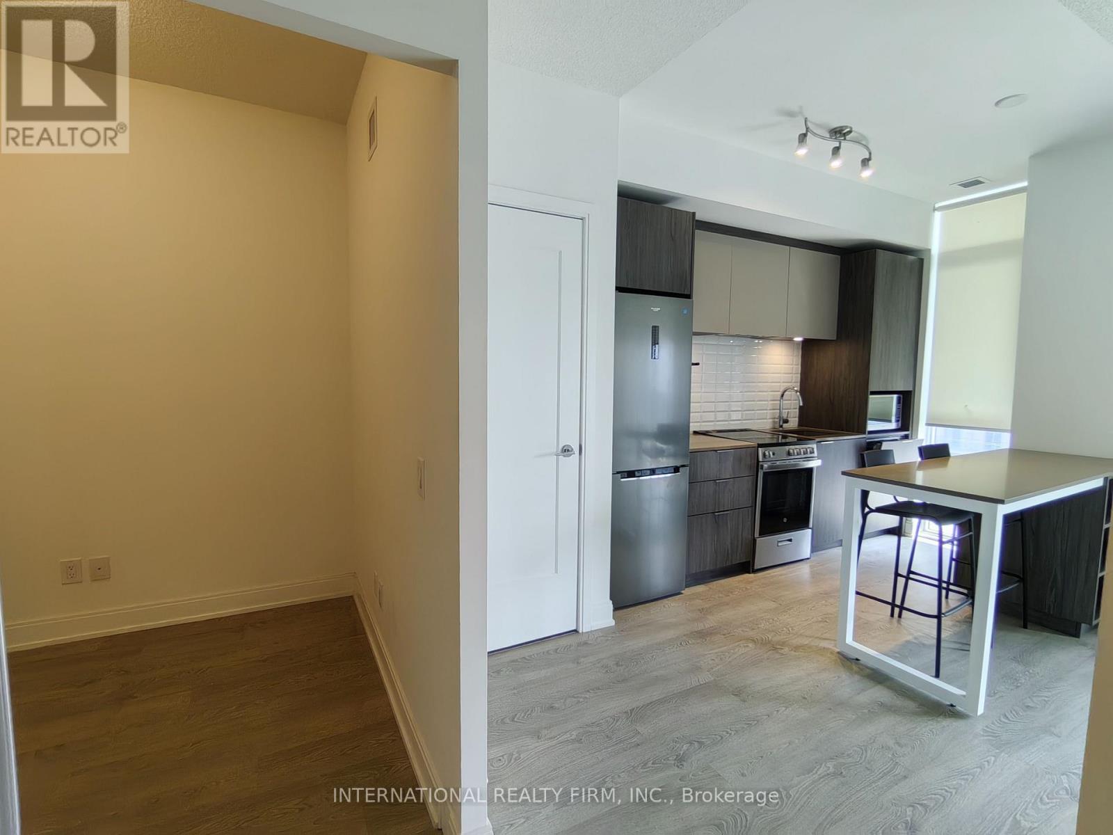 Photo 7 of 3007 70 Annie Craig Drive, Toronto ON