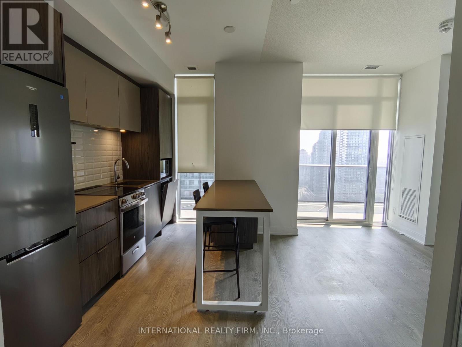 Photo 8 of 3007 70 Annie Craig Drive, Toronto ON