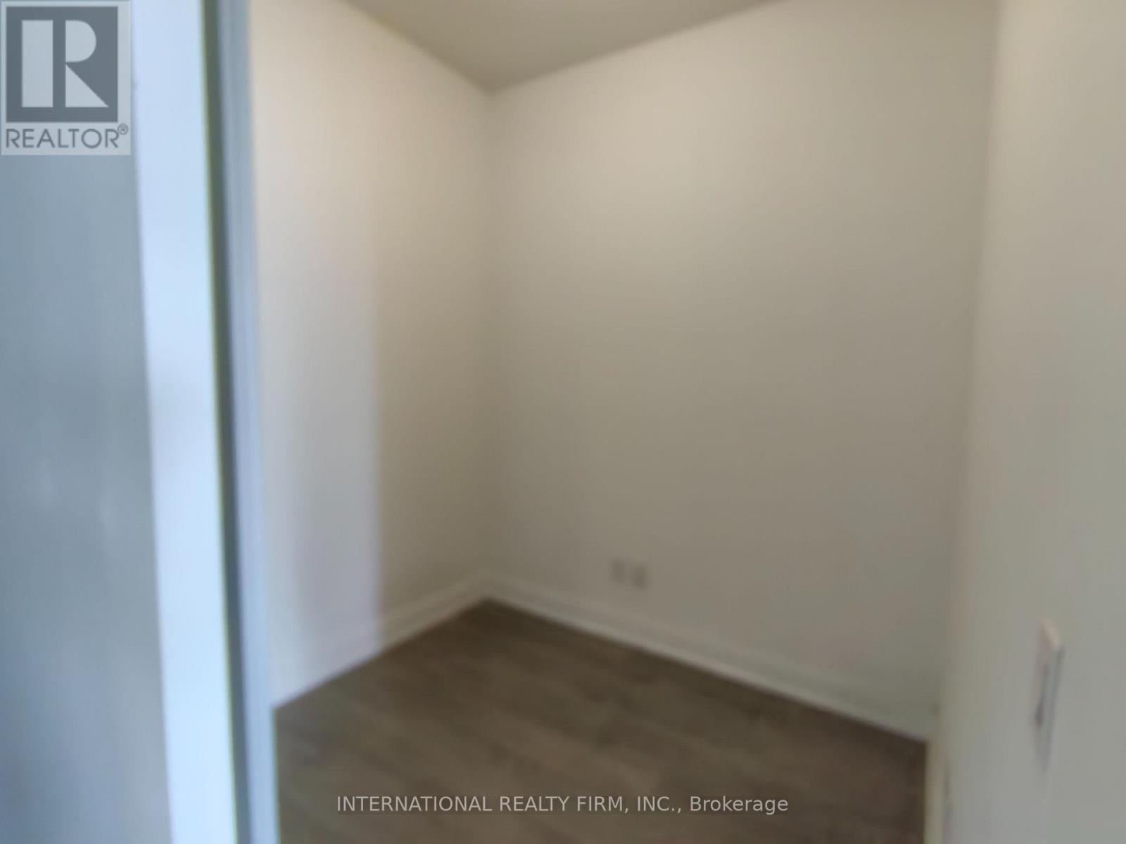 Photo 11 of 3007 70 Annie Craig Drive, Toronto ON