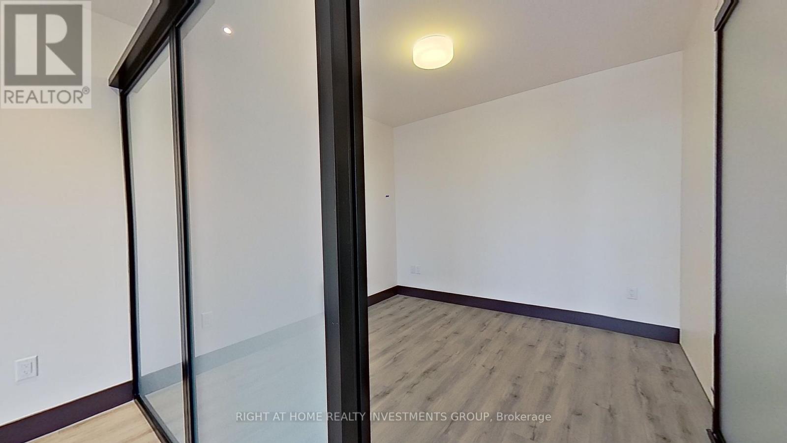 Photo 16 of 506 121 King Street E, Hamilton ON