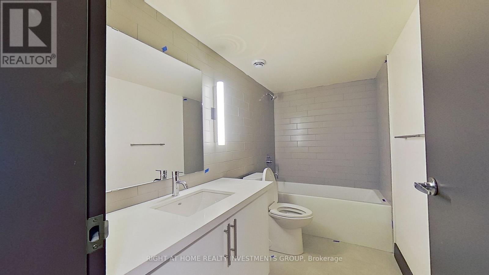 Photo 20 of 506 121 King Street E, Hamilton ON