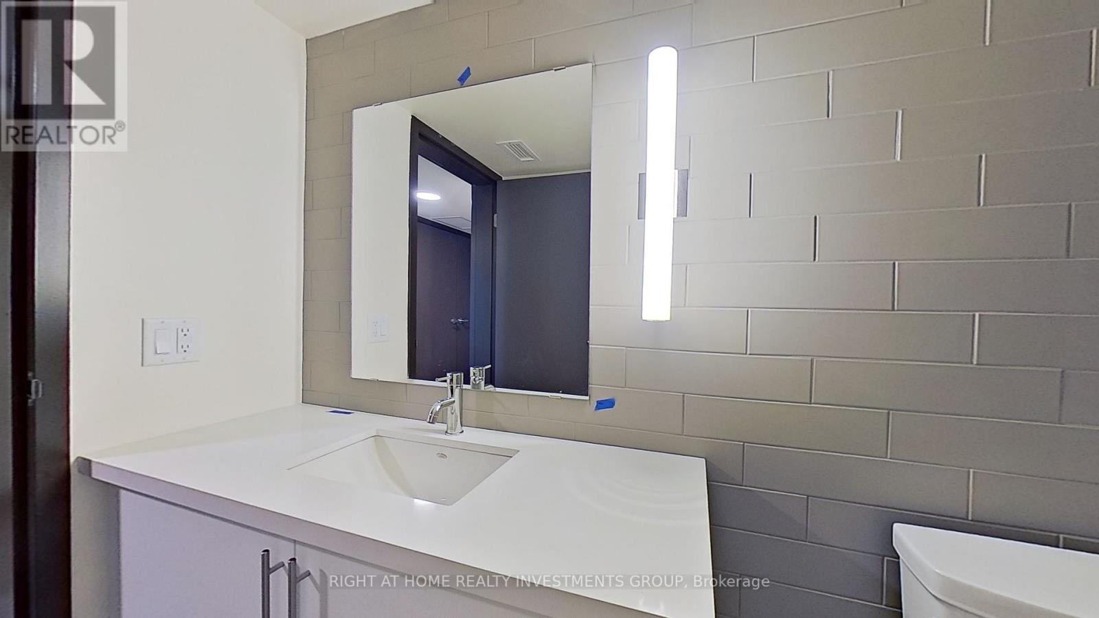 Photo 5 of 506 121 King Street E, Hamilton ON