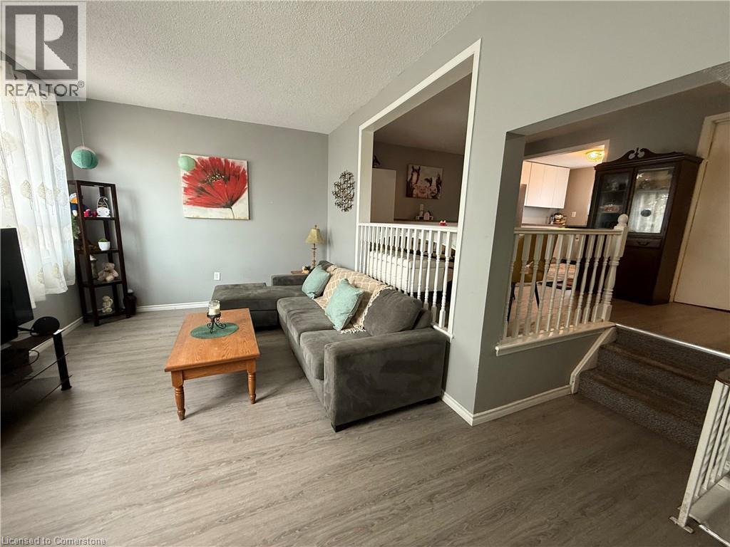 Photo 5 of 1250 Limeridge Road E Unit 11, Hamilton ON