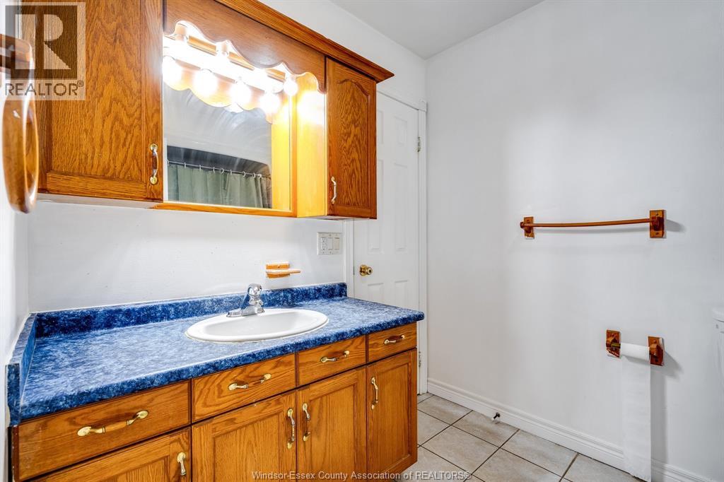 Photo 11 of 166 Sturgeon Meadows, Leamington ON