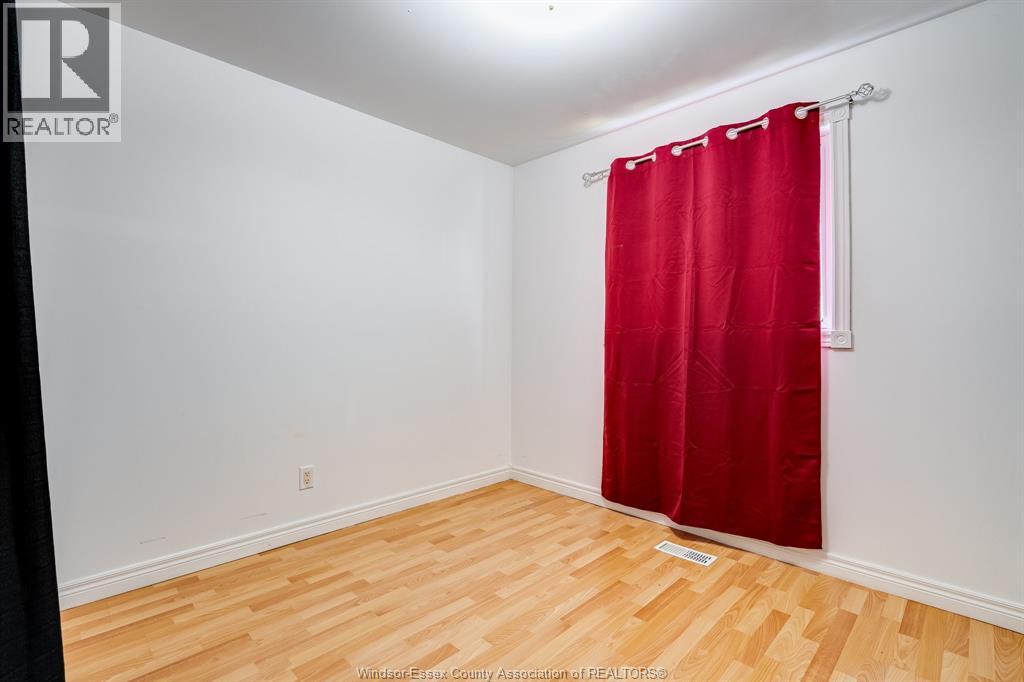 Photo 12 of 166 Sturgeon Meadows, Leamington ON