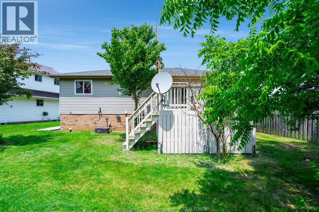 Photo 32 of 166 Sturgeon Meadows, Leamington ON