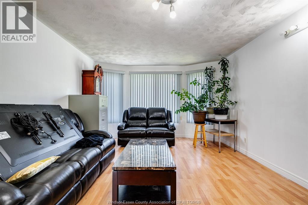 Photo 8 of 166 Sturgeon Meadows, Leamington ON
