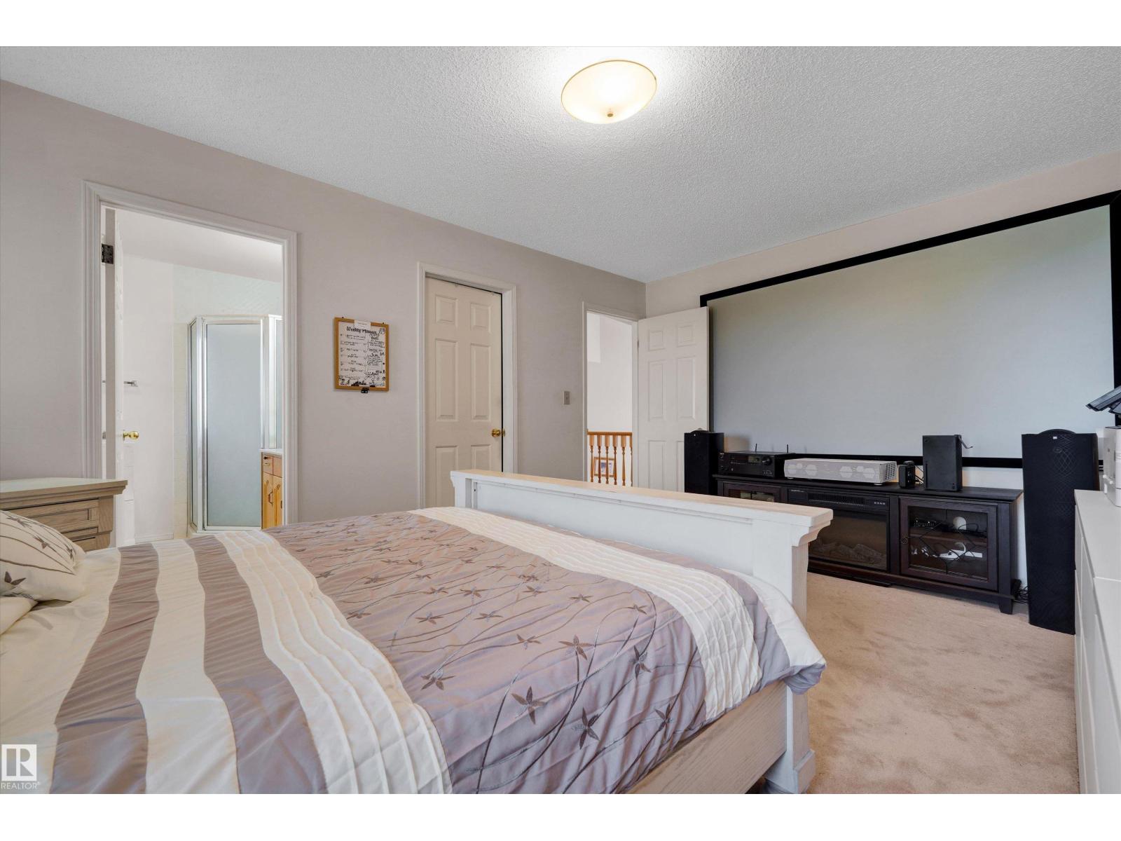 Photo 18 of 3684 33 St Nw, Edmonton AB