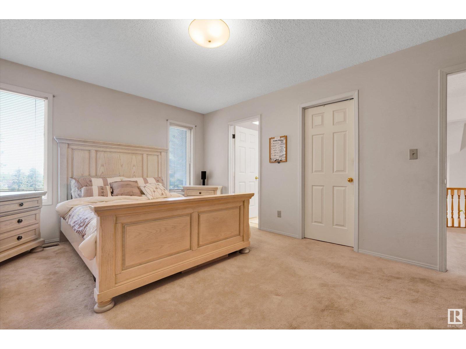 Photo 16 of 3684 33 St Nw, Edmonton AB