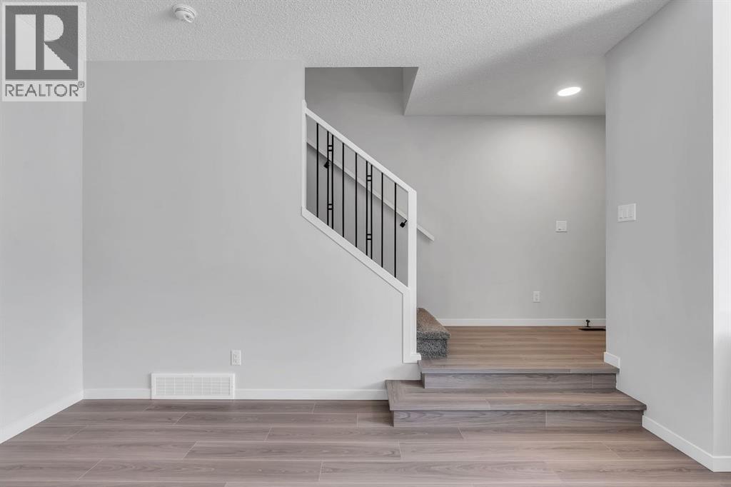 Single Family House for Sale in  Edith Road NW Glacier Ridge Calgary 
