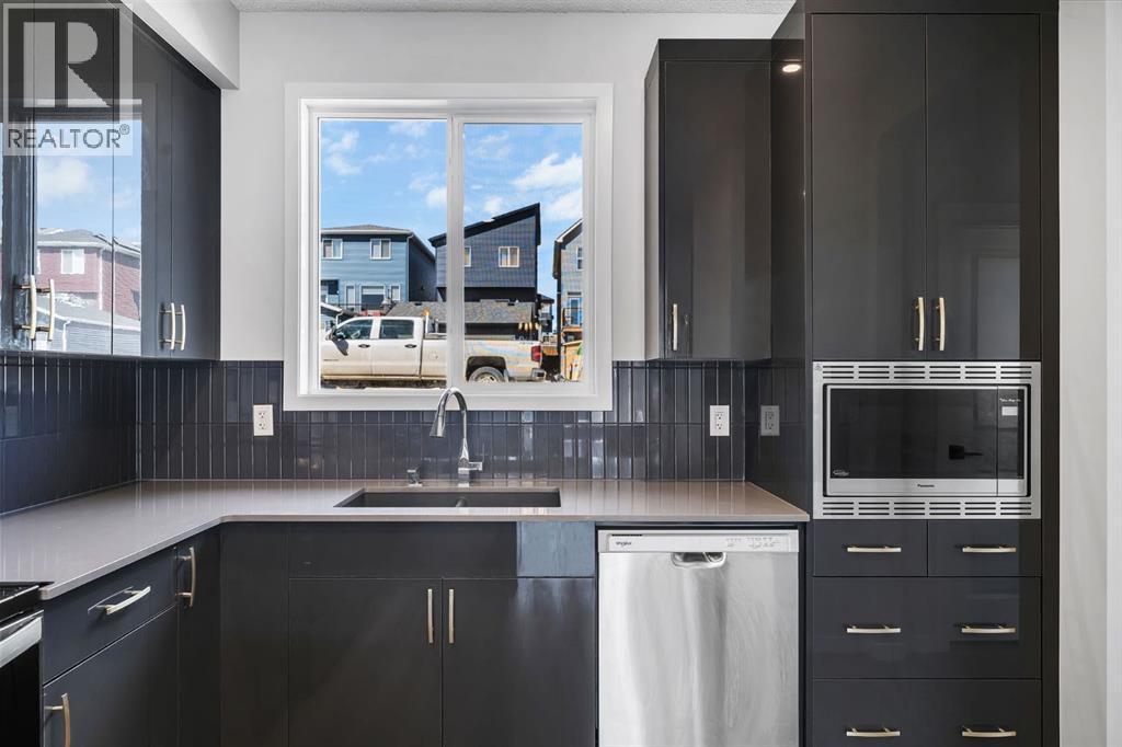 Single Family House for Sale in  Edith Road NW Glacier Ridge Calgary 