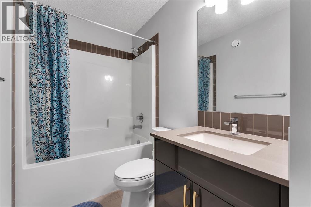 Single Family House for Sale in  Edith Road NW Glacier Ridge Calgary 