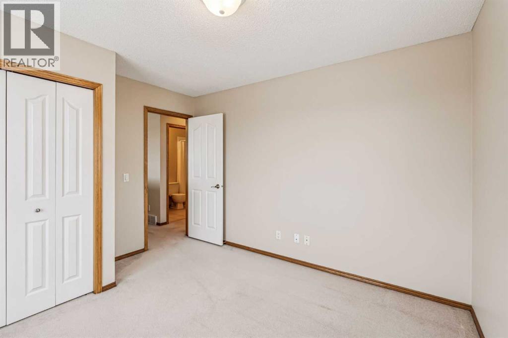 Single Family House for Sale in  Anderson Grove SW Cedarbrae Calgary 