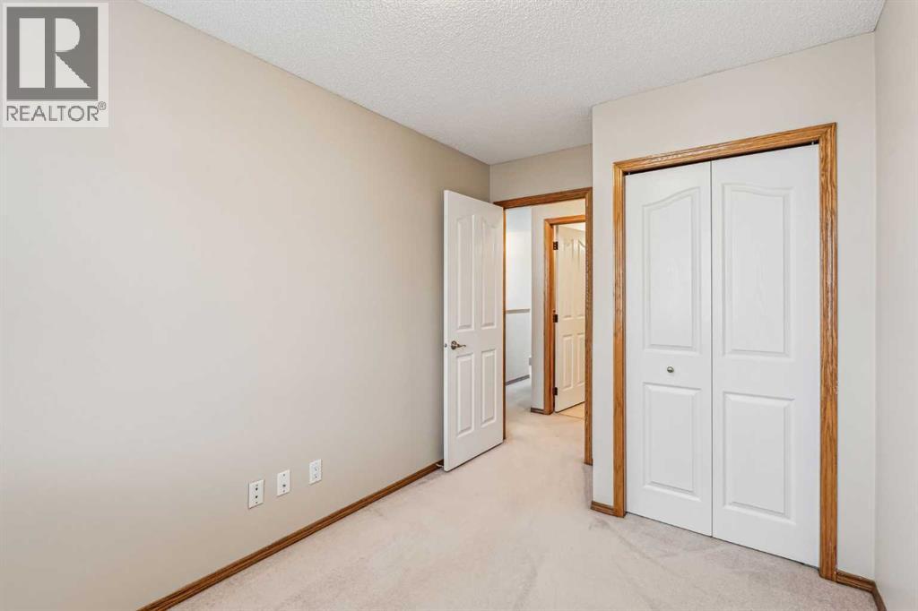 Single Family House for Sale in  Anderson Grove SW Cedarbrae Calgary 