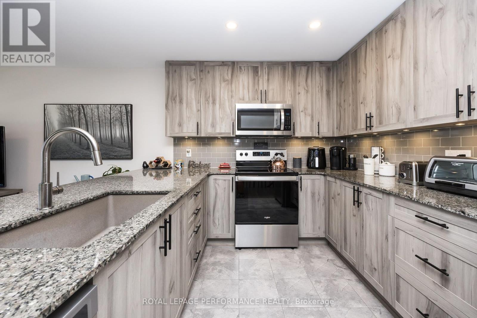 Photo 27 of 816 Bascule Place, Ottawa ON