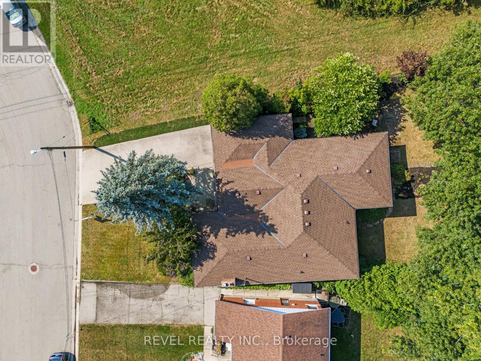 Photo 9 of 40 Bertram Drive, Hamilton ON