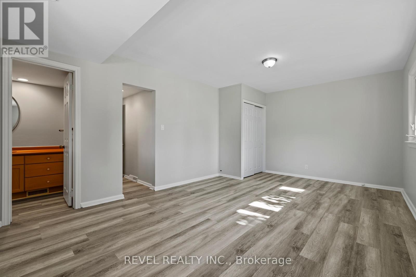 Photo 17 of 40 Bertram Drive, Hamilton ON