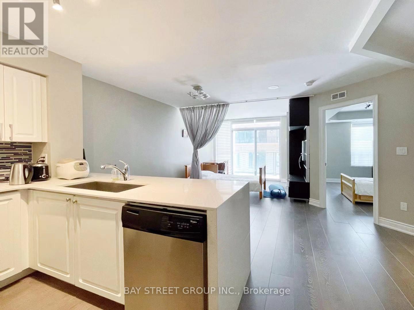 Photo 8 of 405 30 Hayden Street, Toronto ON