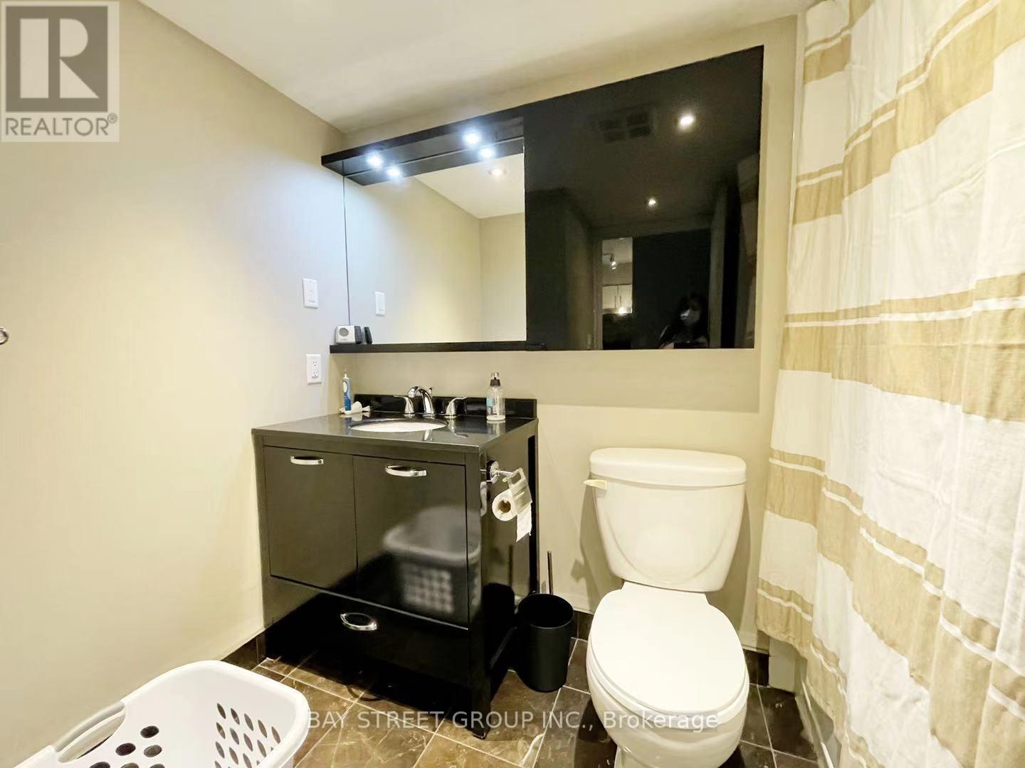 Photo 3 of 405 30 Hayden Street, Toronto ON