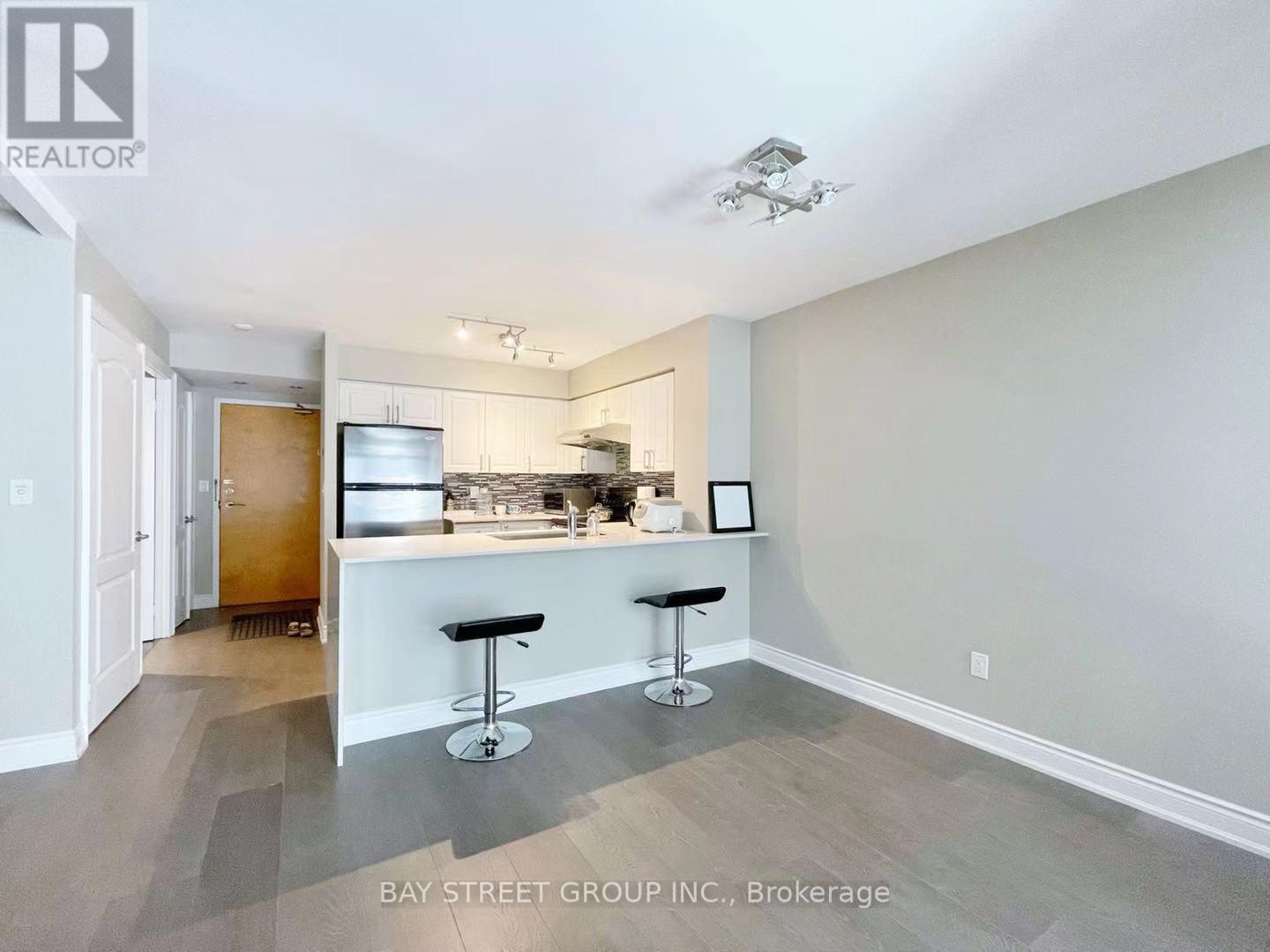 Photo 7 of 405 30 Hayden Street, Toronto ON