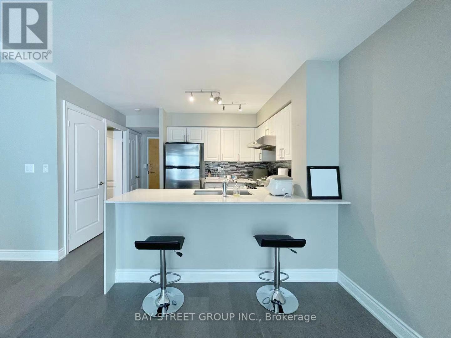 Photo 5 of 405 30 Hayden Street, Toronto ON
