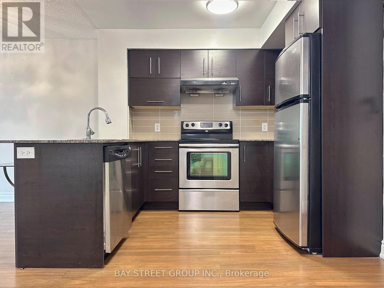Photo 29 of 207 233 South Park Road, Markham ON