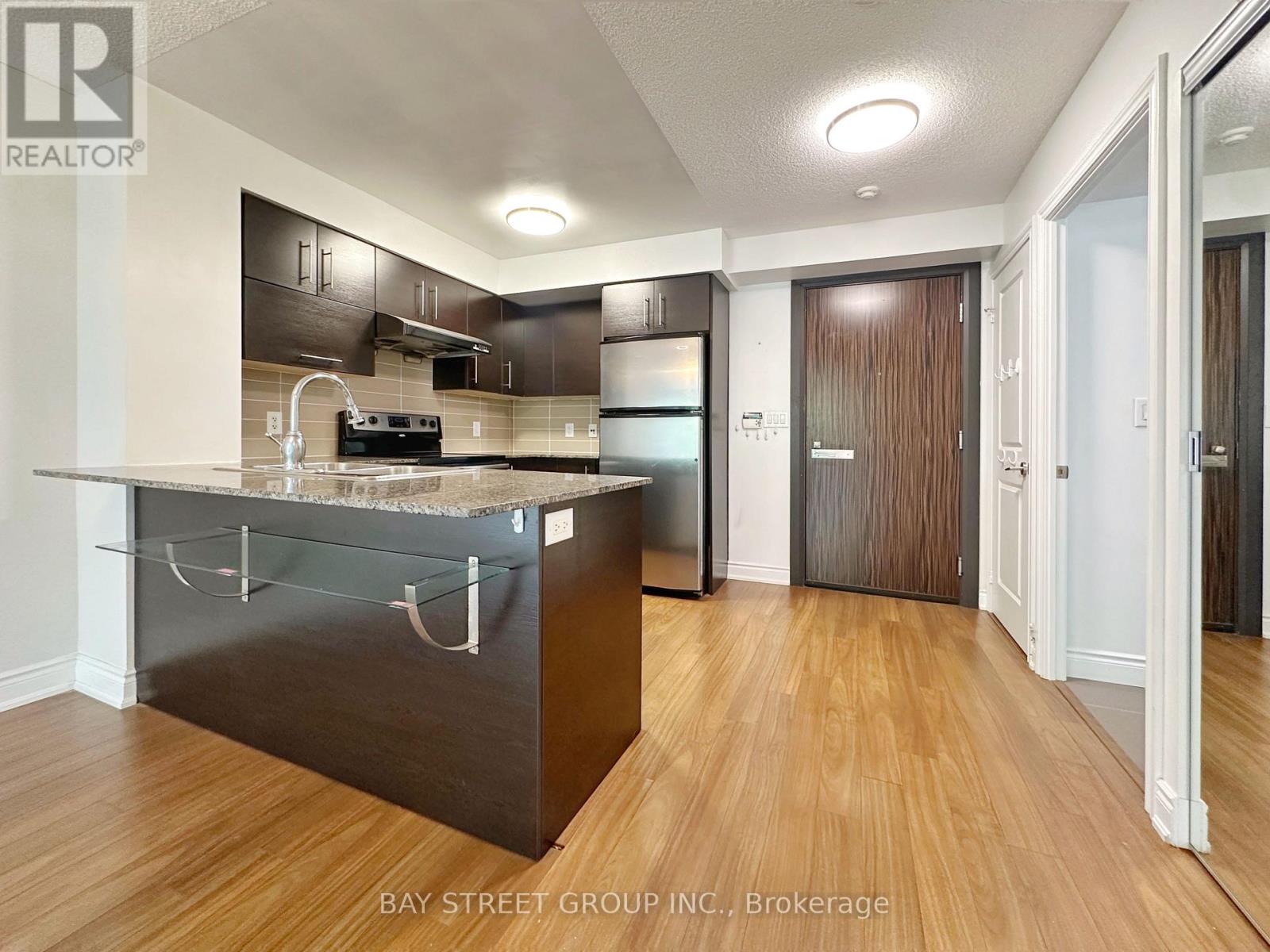 Photo 28 of 207 233 South Park Road, Markham ON