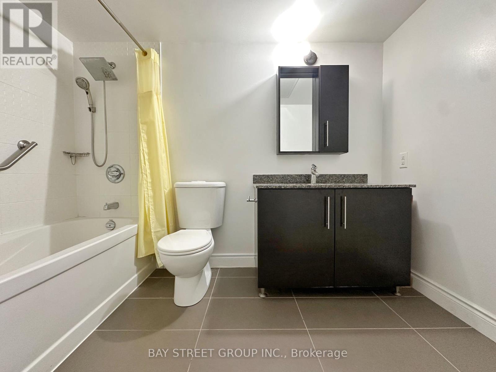 Photo 31 of 207 233 South Park Road, Markham ON