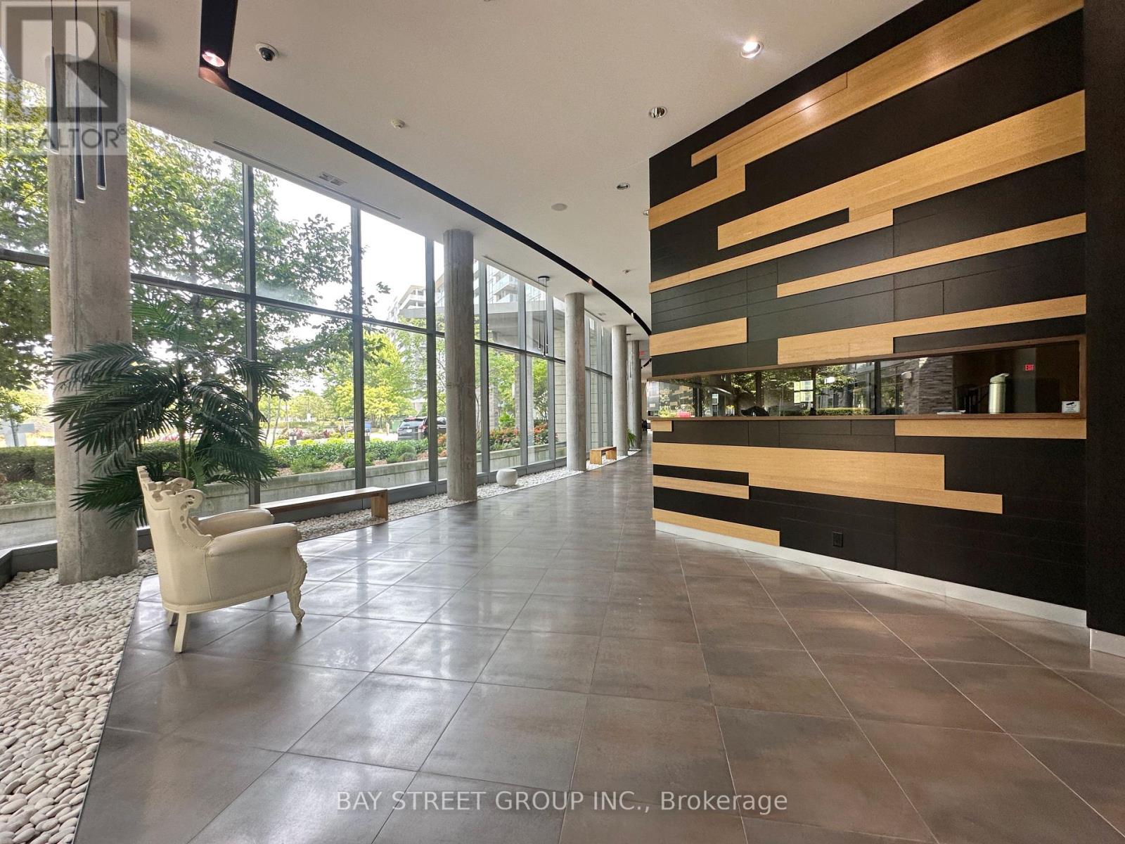 Photo 35 of 207 233 South Park Road, Markham ON