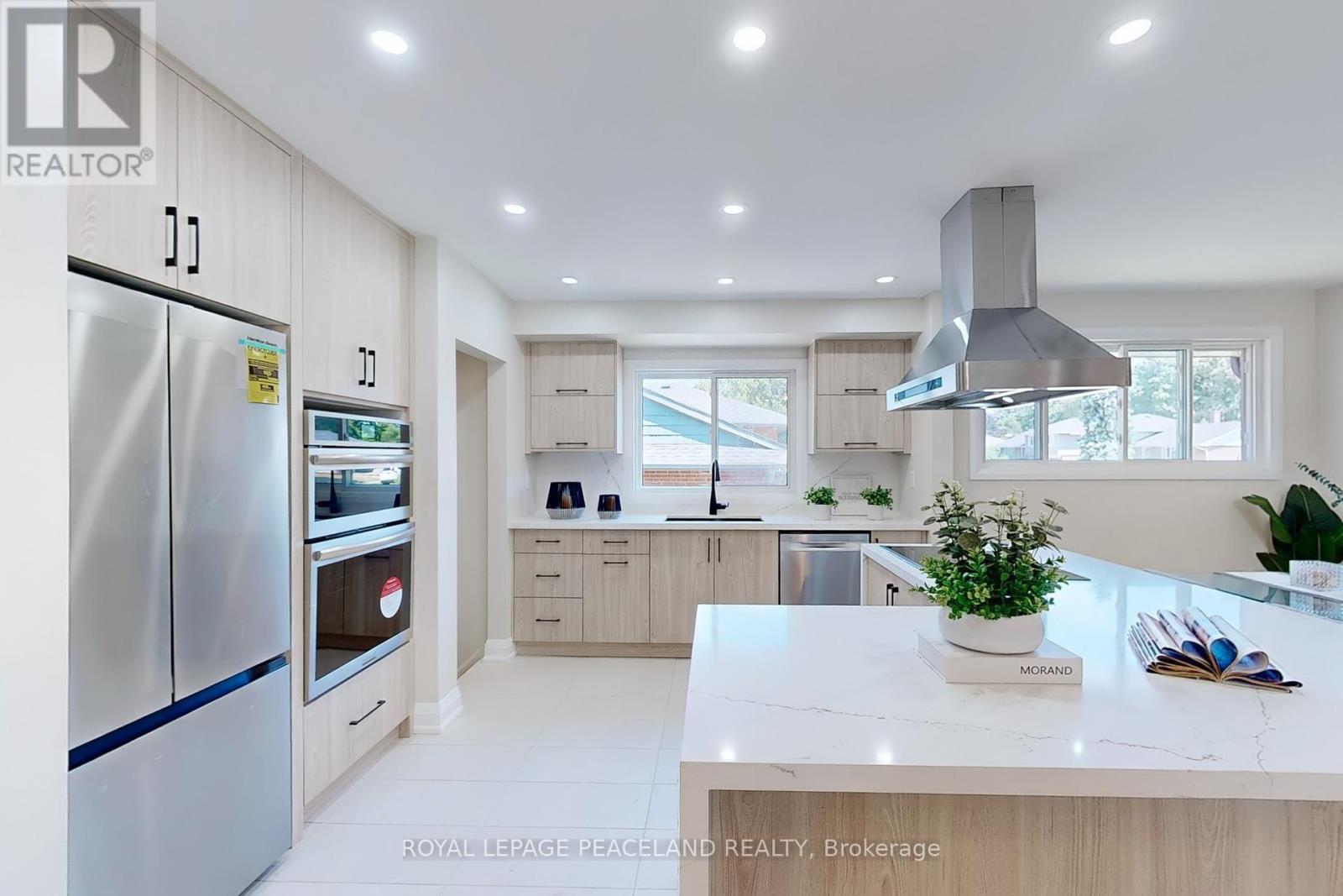 Photo 11 of 1223 Redbank Crescent, Oakville ON