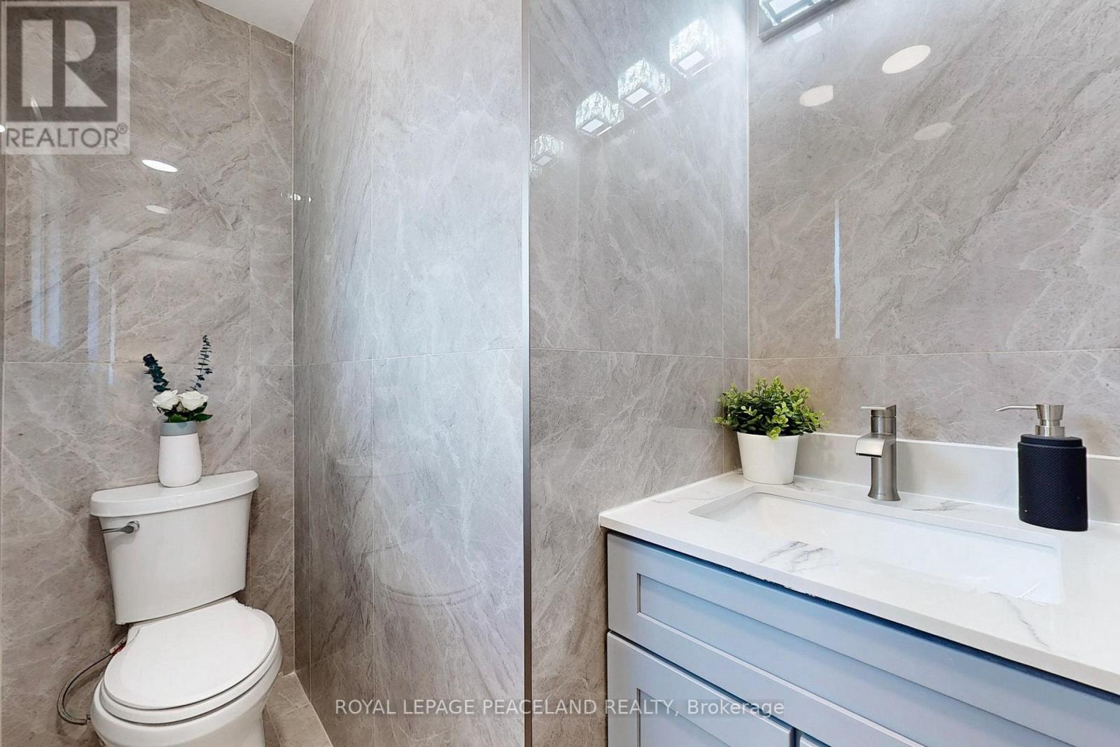 Photo 28 of 1223 Redbank Crescent, Oakville ON