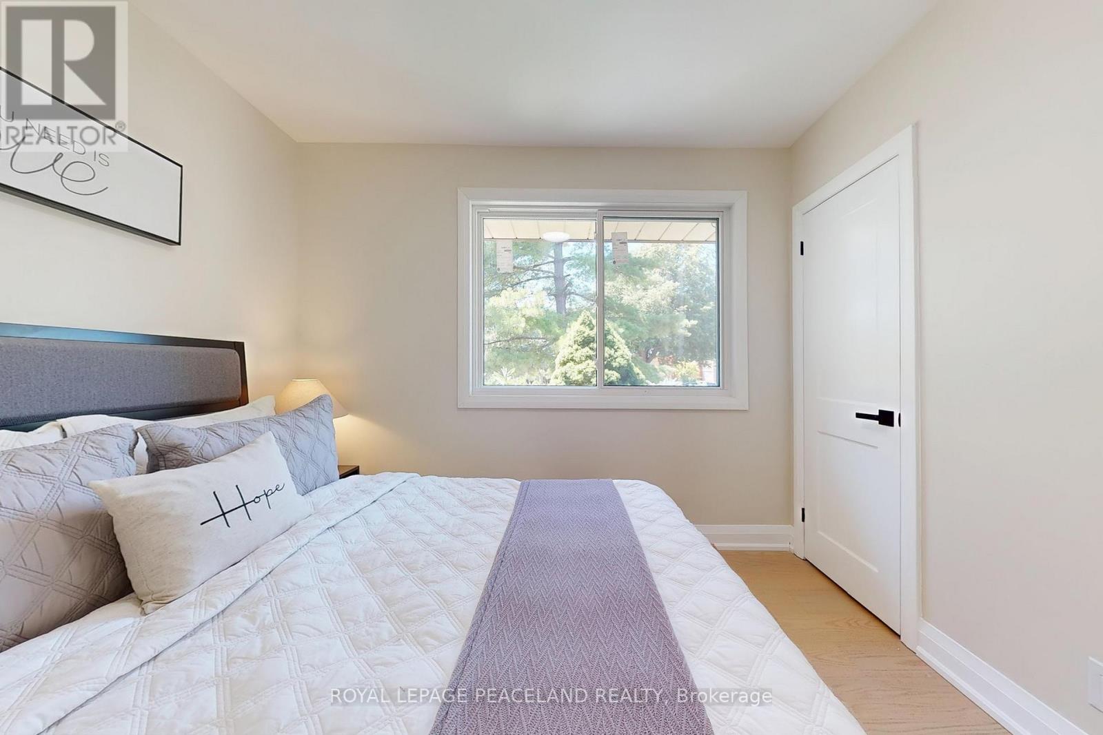 Photo 30 of 1223 Redbank Crescent, Oakville ON