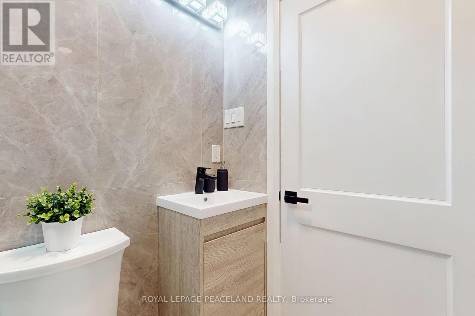 Photo 19 of 1223 Redbank Crescent, Oakville ON