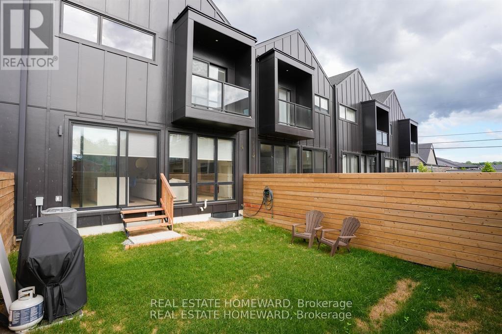 Photo 21 of 104 Lametti Drive, Pelham ON
