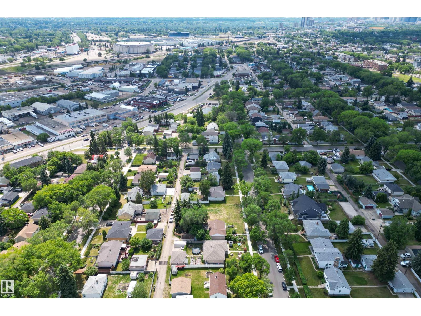 Photo 19 of 12329 31 33 77 St Nw, Edmonton AB