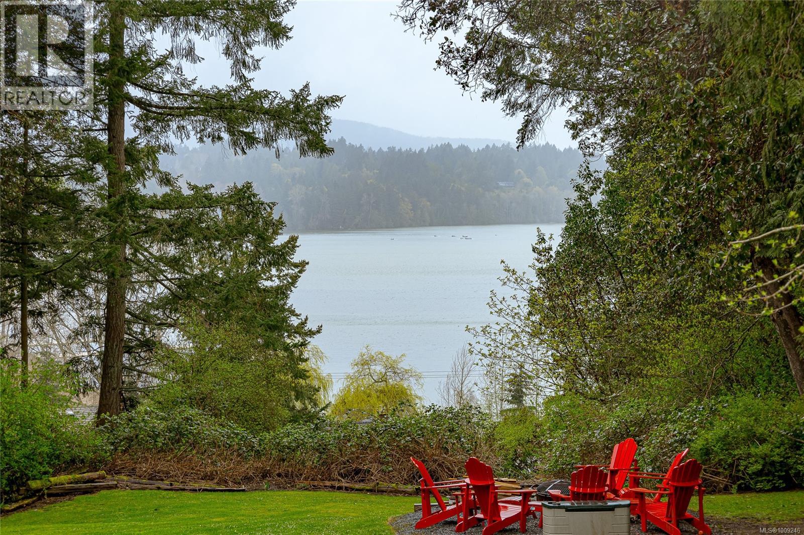 Photo 39 of 5182 Santa Clara Ave, Saanich BC