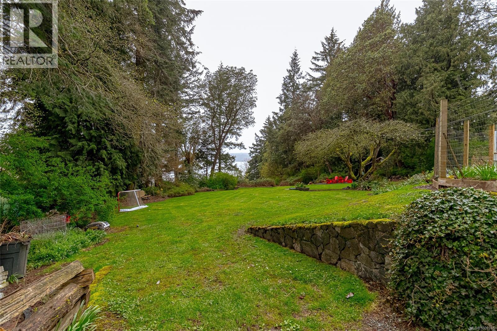 Photo 11 of 5182 Santa Clara Ave, Saanich BC